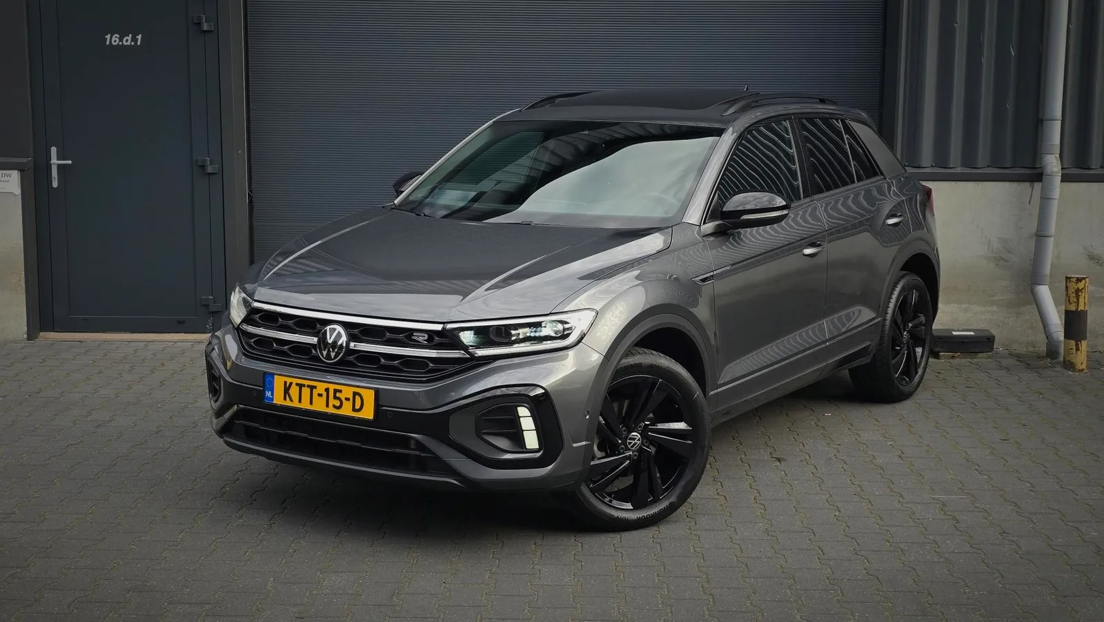 Volkswagen T-Roc (2022) — foto 1