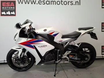 Honda CBR1000RR (2013) — foto 1