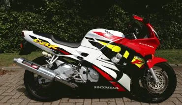 Honda CBR600F (1997) — foto 1