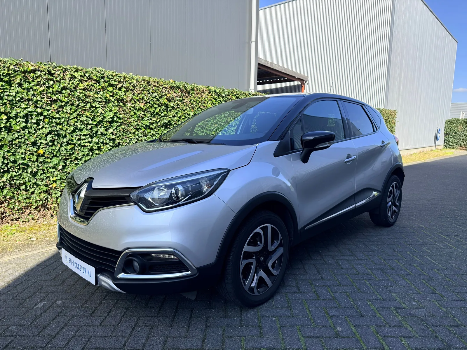 Renault Captur (2017) — foto 1