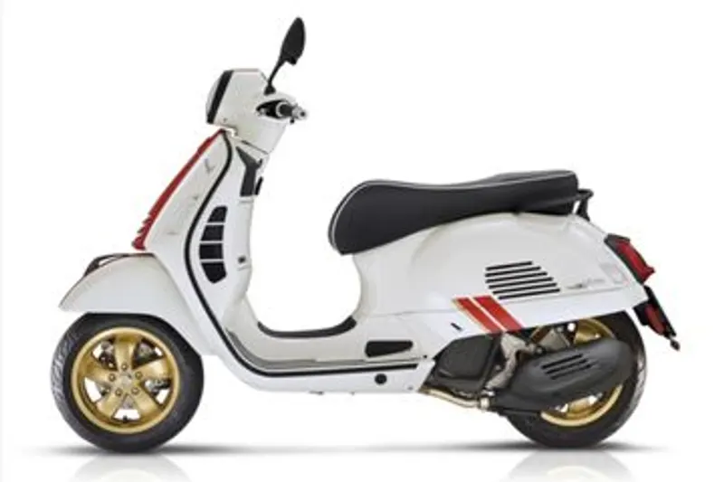 Vespa GTS Super Racing Sixties (2022)
