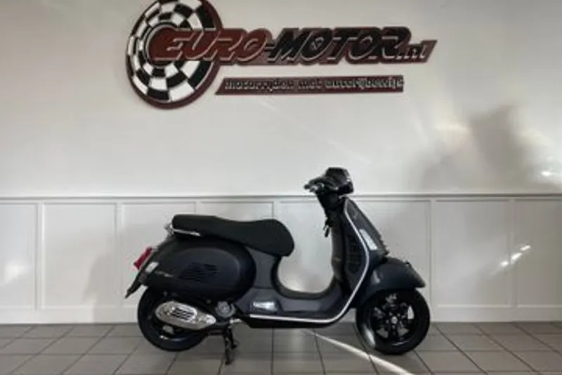 Vespa GTS 300 (2022)