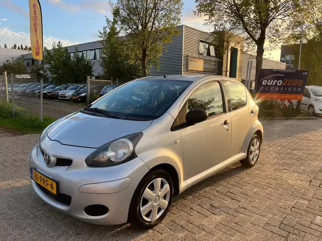 Toyota Aygo (2011) — foto 1
