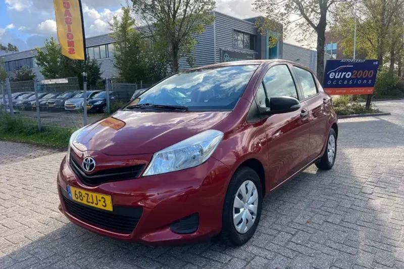 Toyota Yaris (2012)