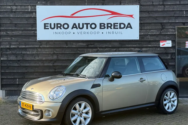 MINI One (2009)