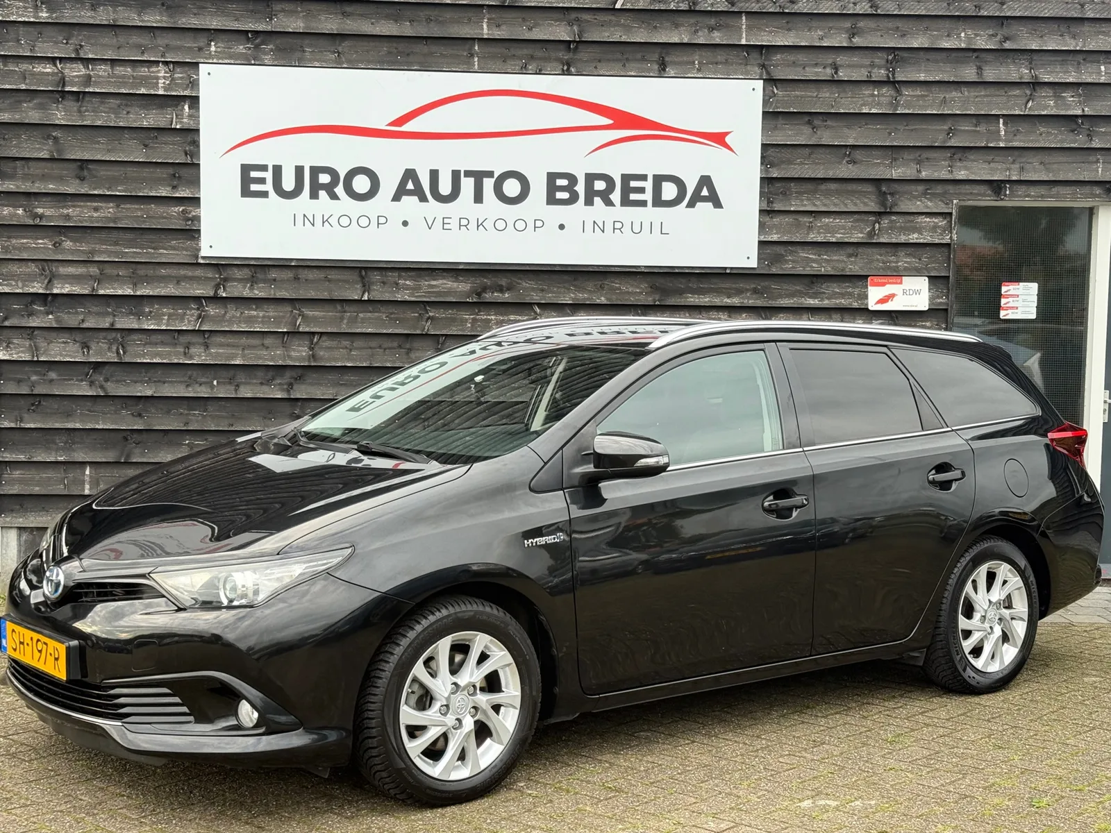Toyota Auris (2018) — foto 1