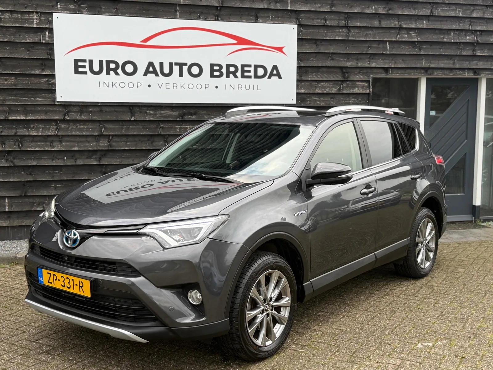 Toyota RAV4 (2016) — foto 1