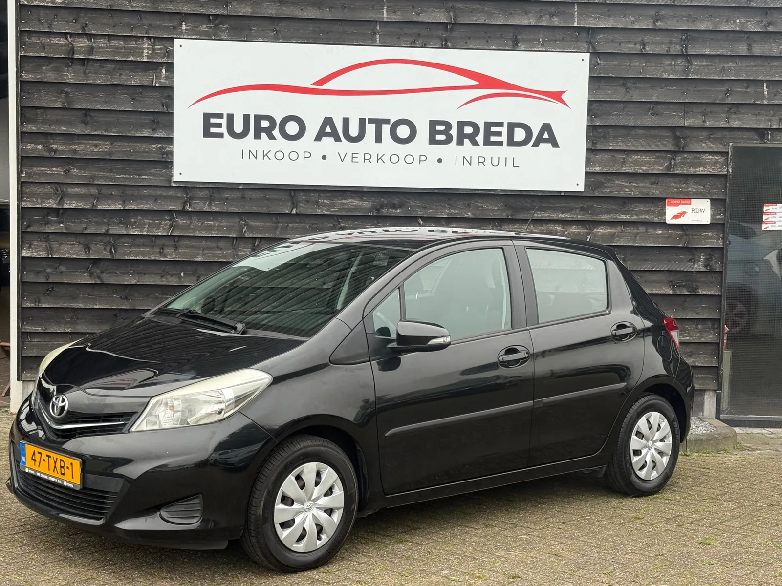Toyota Yaris (2012) — foto 1