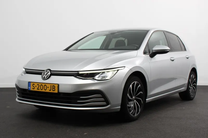 Volkswagen Golf (2023)