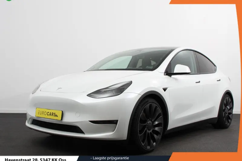 Tesla Model Y (2023)