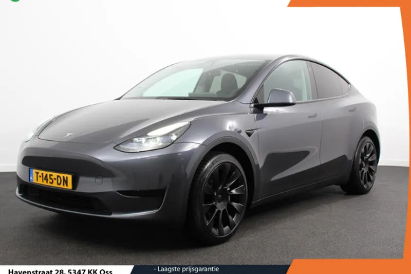 Tesla Model Y (2023)
