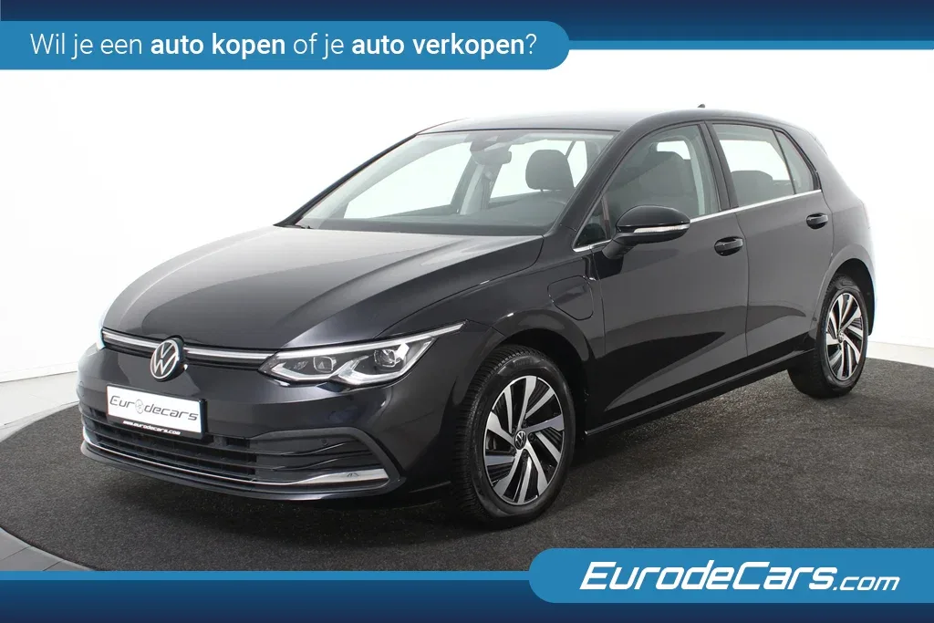 Volkswagen Golf (2023) — foto 1
