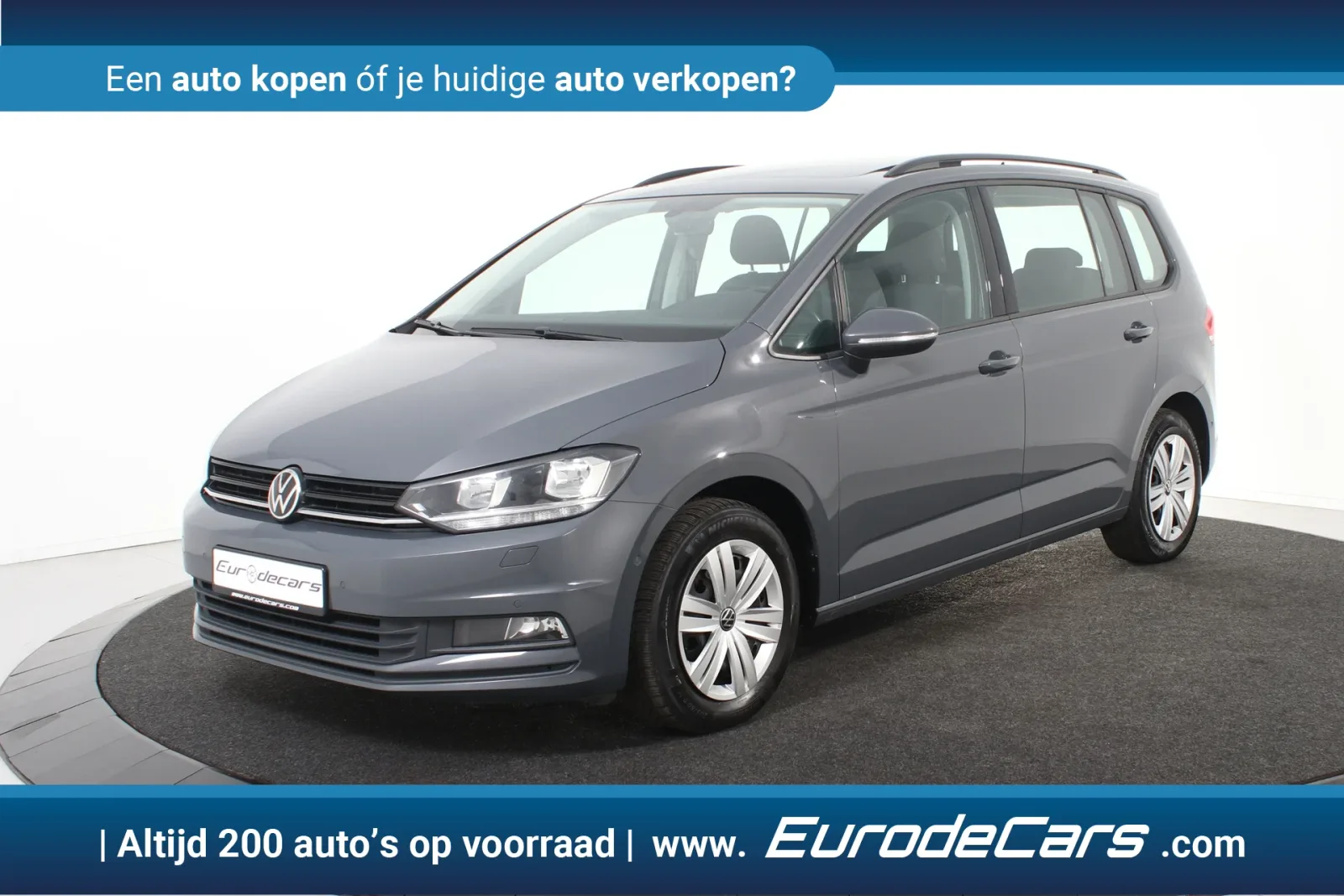 Volkswagen Touran (2021) — foto 1