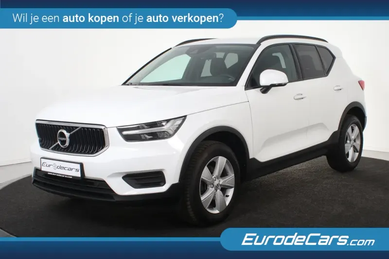 Volvo XC40 (2022)