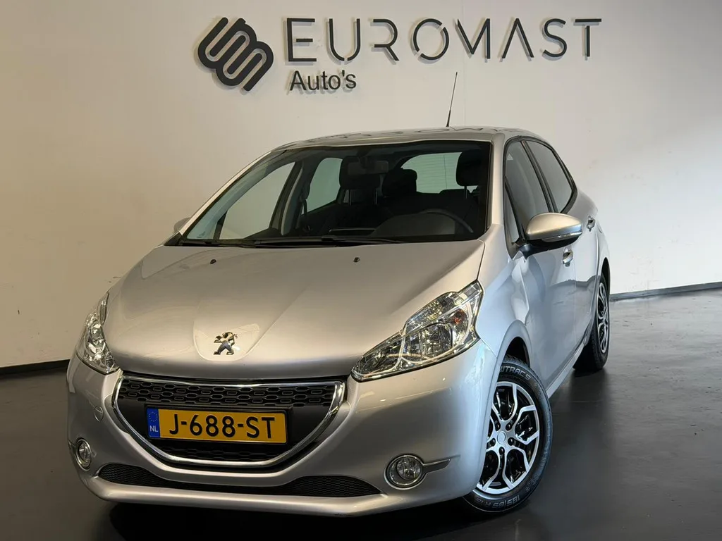 Peugeot 208 (2014) — foto 1