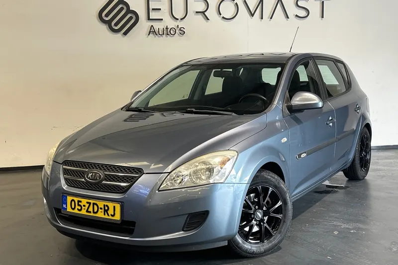 Kia Ceed (2008)