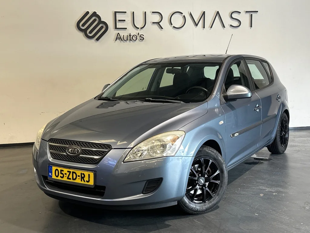 Kia Ceed (2008) — foto 1