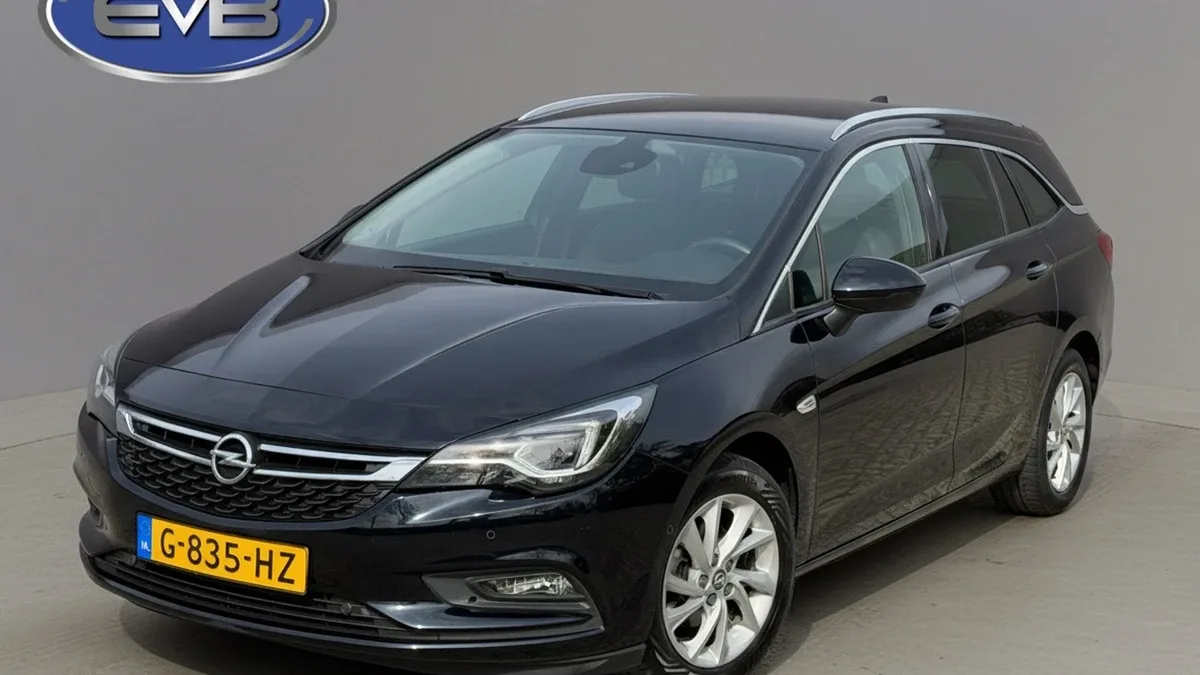 Opel Astra (2019) — foto 1