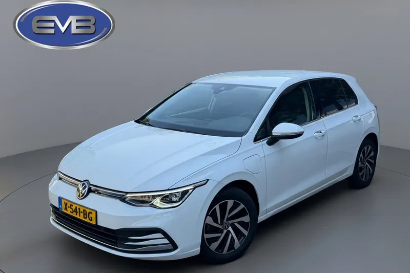 Volkswagen Golf (2021)