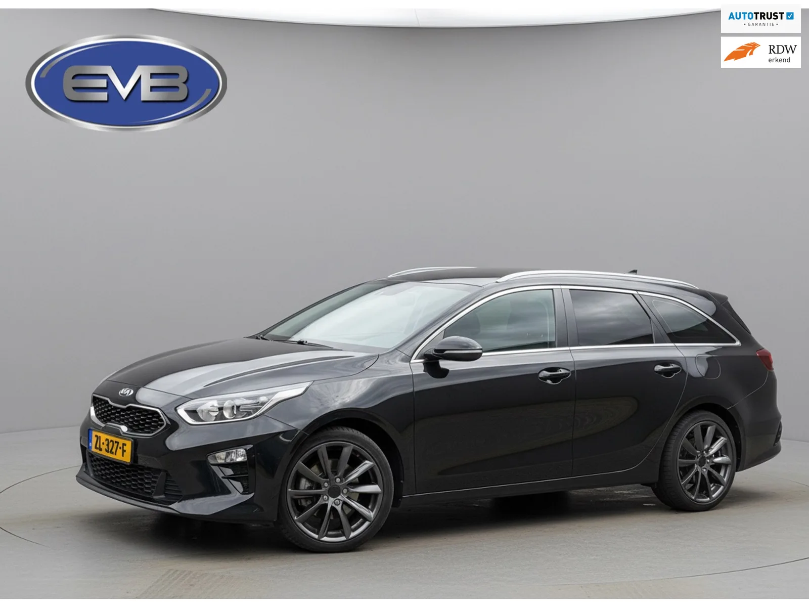 Kia Ceed Sportswagon (2019) — foto 1