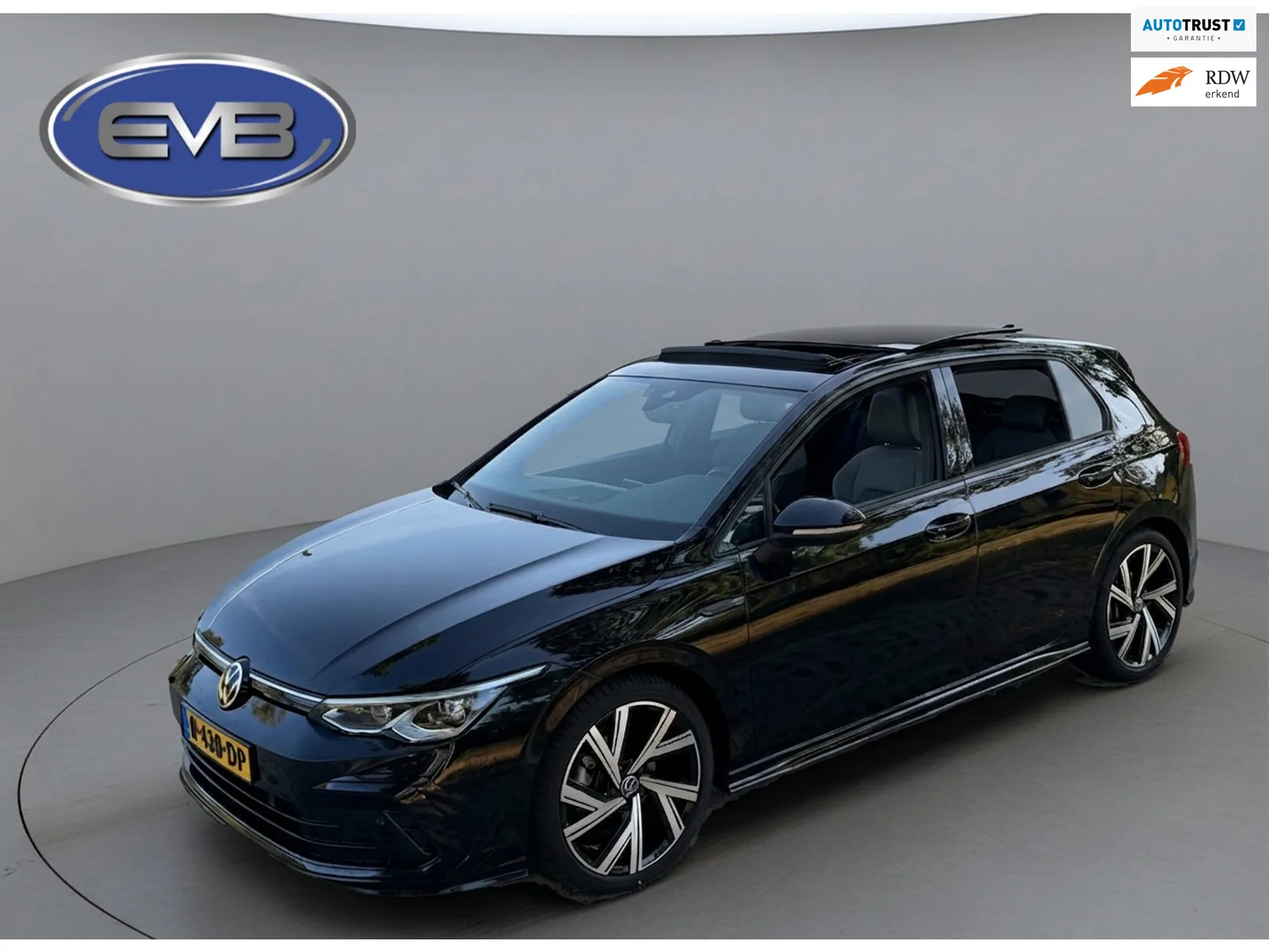Volkswagen Golf (2021) — foto 1