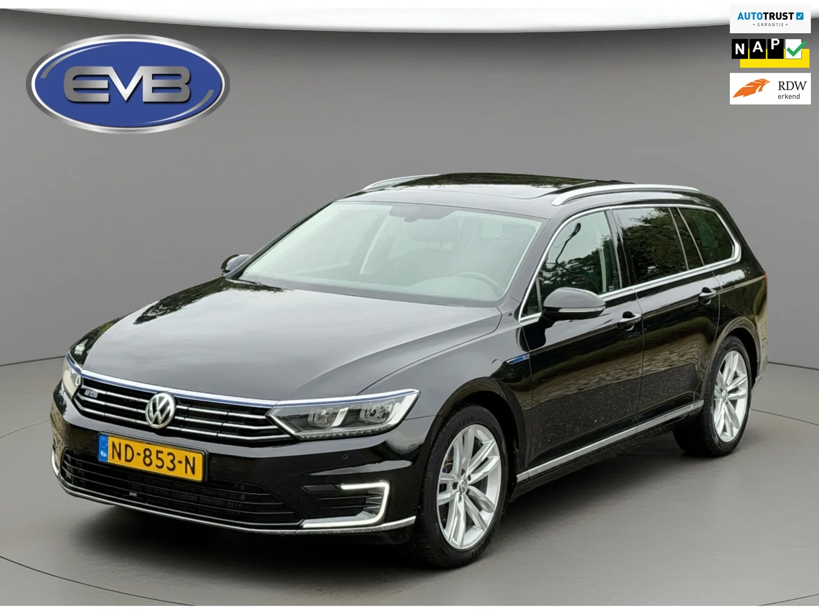 Volkswagen Passat (2016) — foto 1