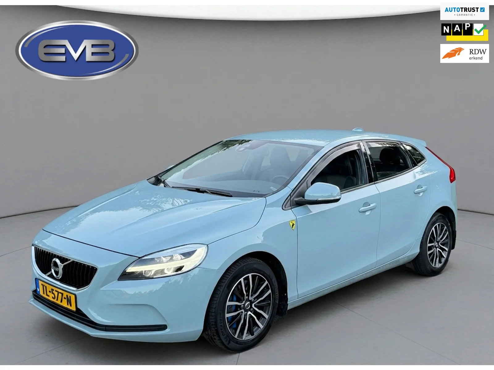 Volvo V40 (2018) — foto 1