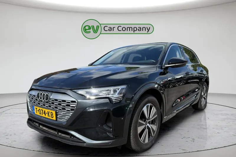 Audi Q8 e-tron (2023)