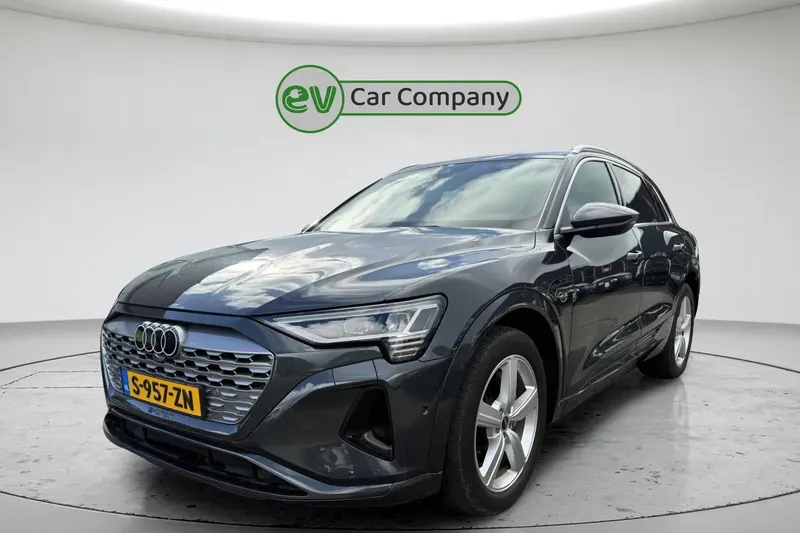 Audi Q8 e-tron (2023)
