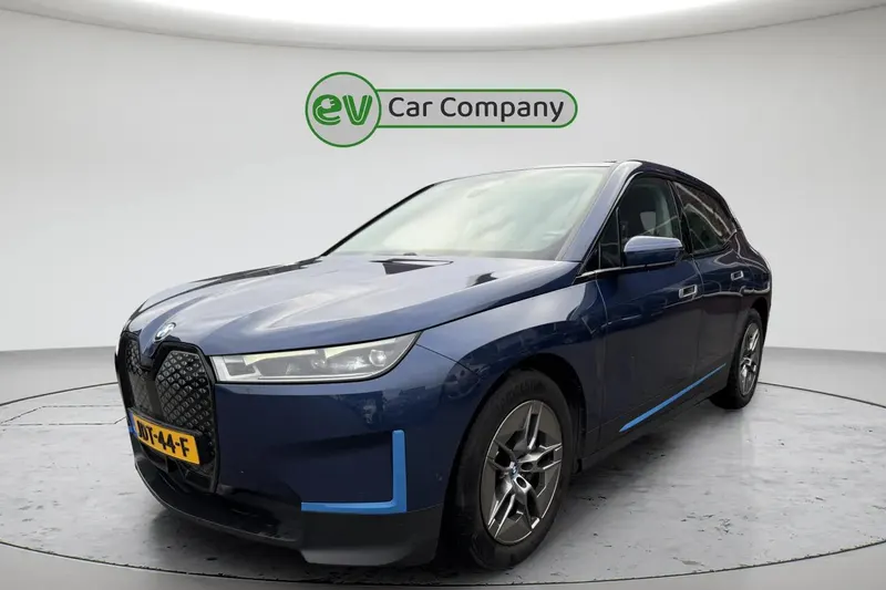 BMW iX (2022)