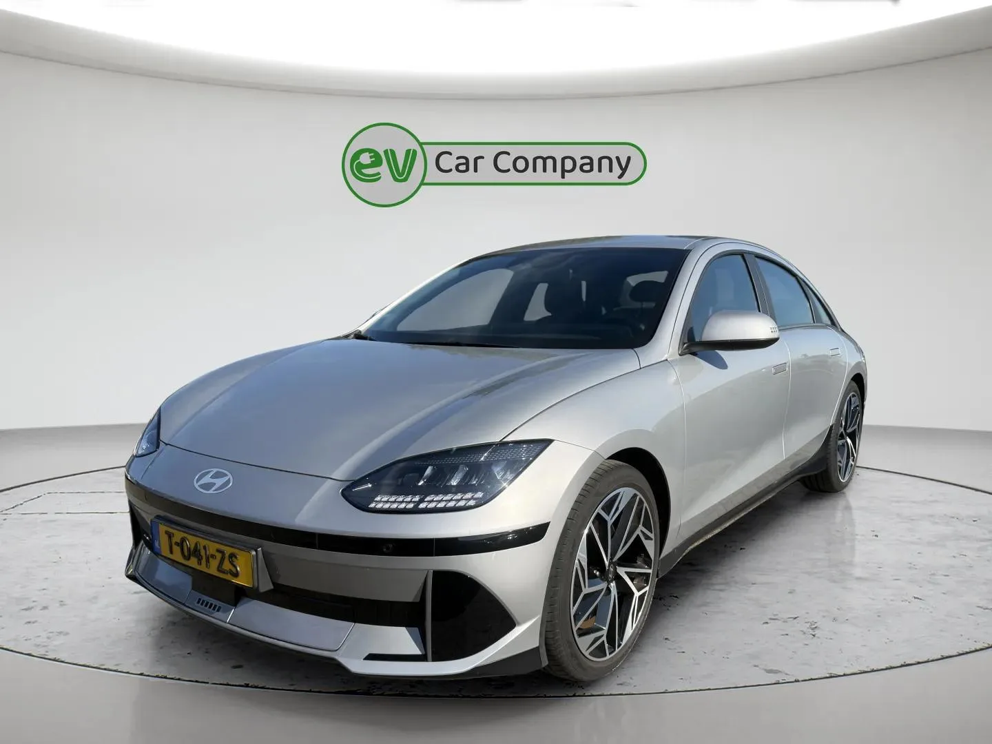 Hyundai Ioniq 6 (2023) — foto 1