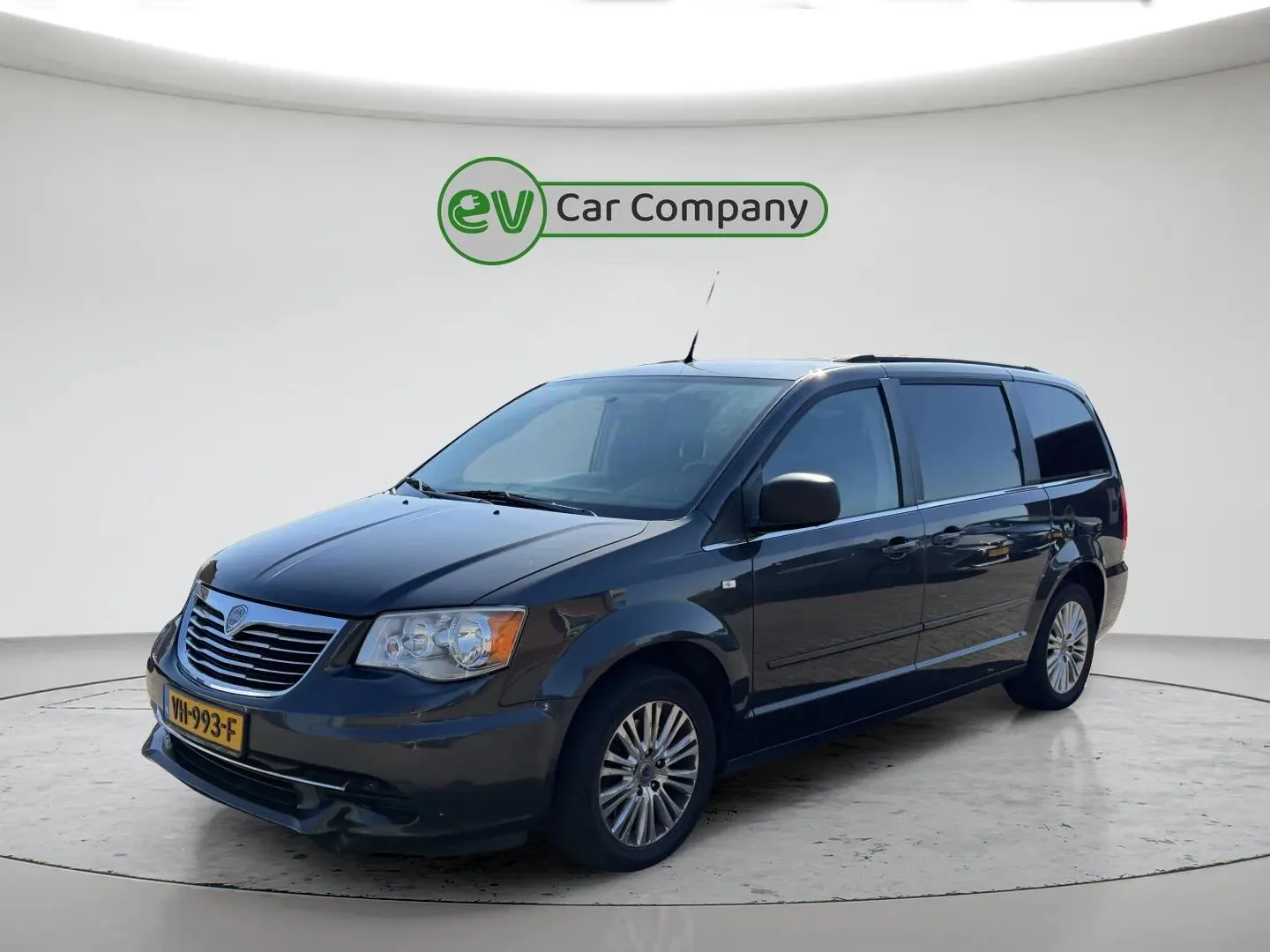 Lancia Voyager (2014) — foto 1