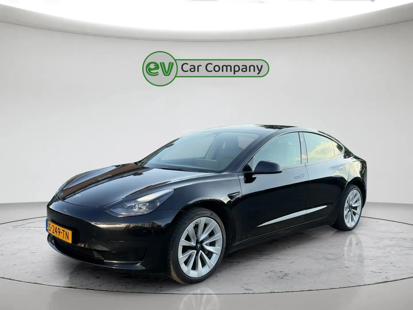 Tesla Model 3 (2023) — foto 1