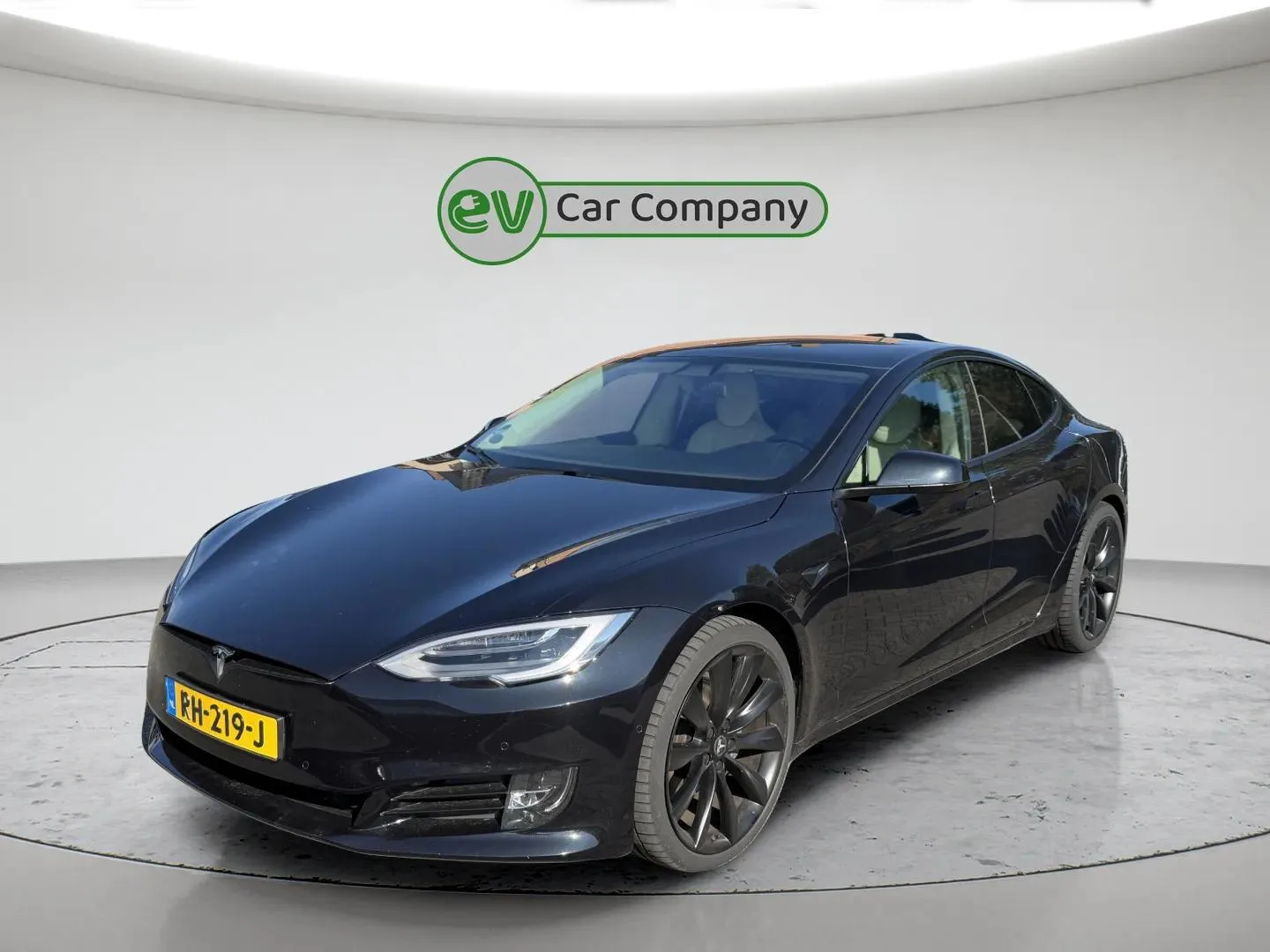 Tesla Model S (2017) — foto 1