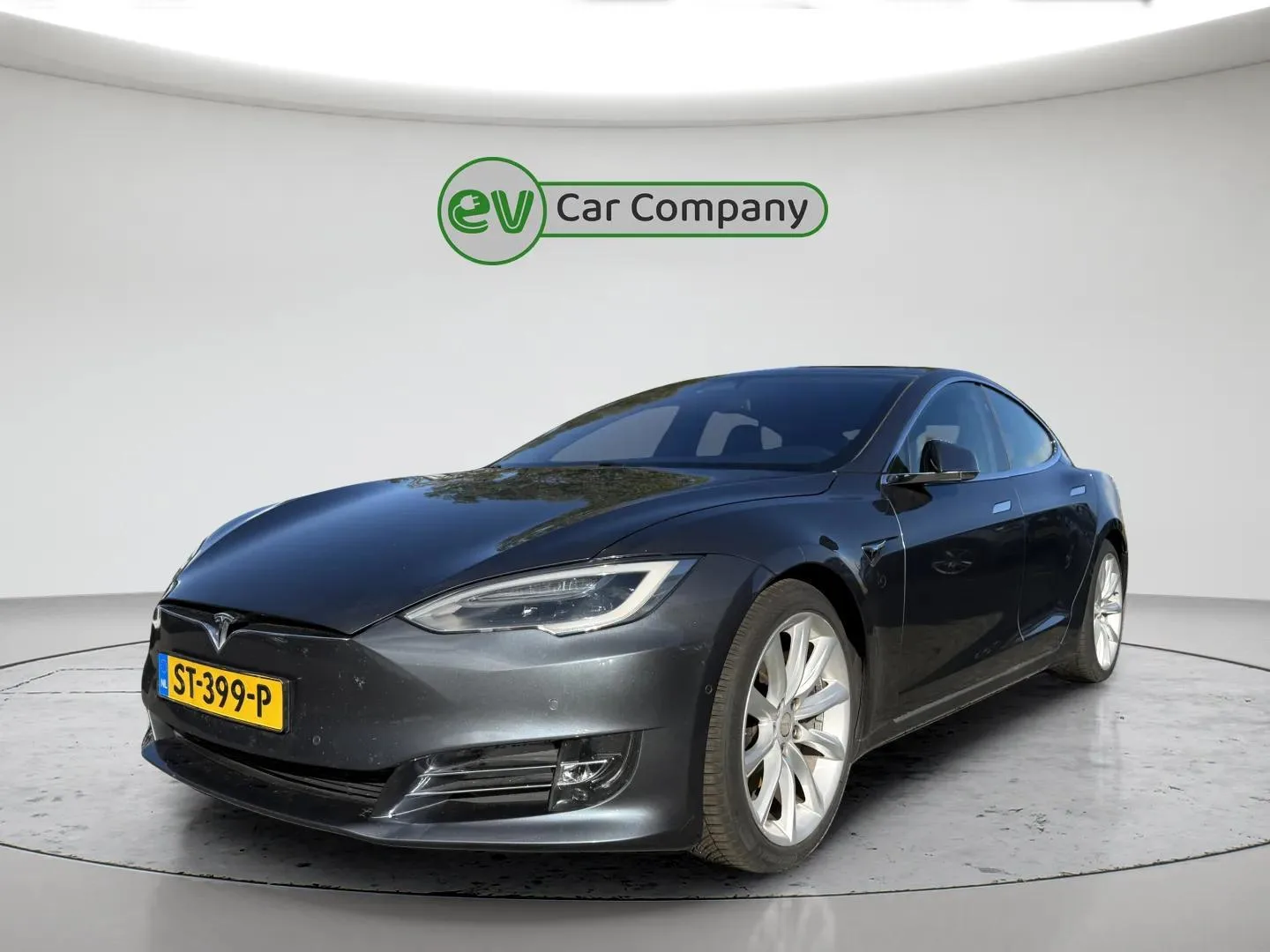 Tesla Model S (2018) — foto 1