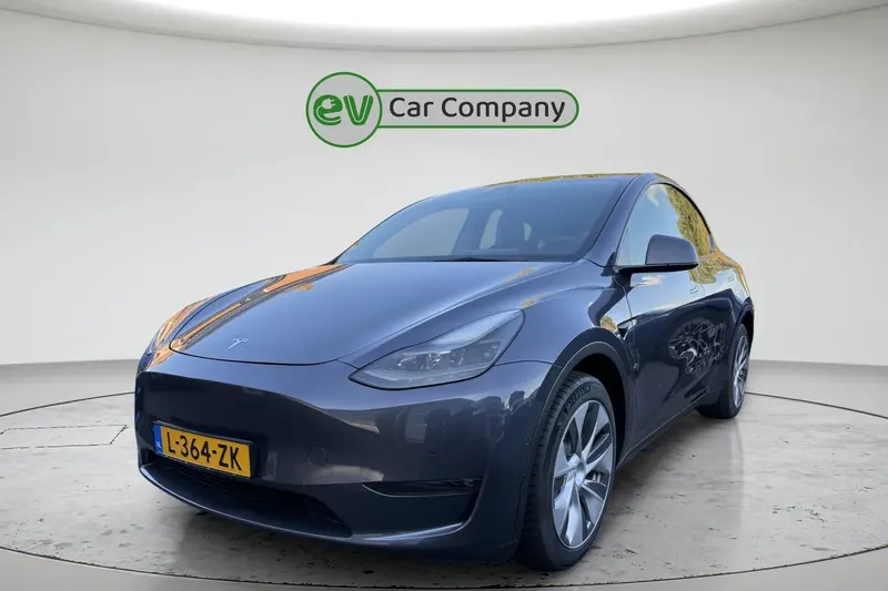 Tesla Model Y (2021)