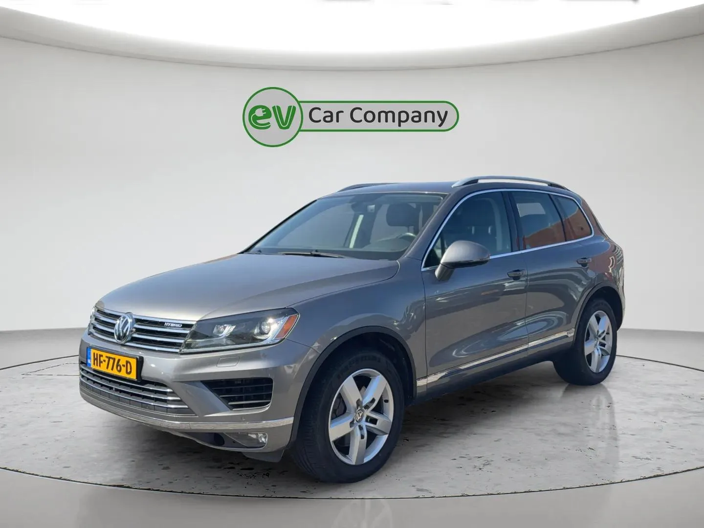 Volkswagen Touareg (2013) — foto 1
