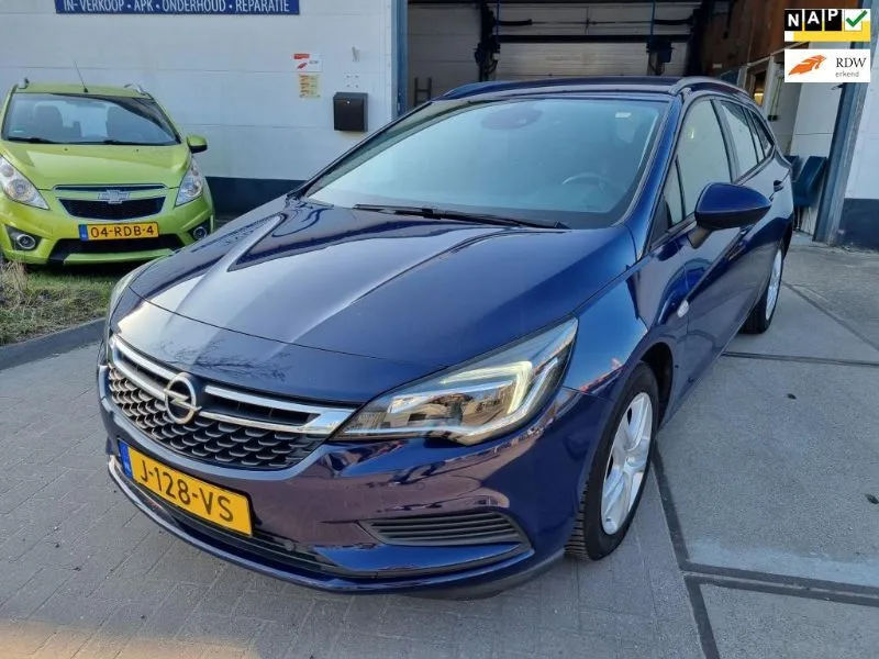 Opel Astra (2017) — foto 1