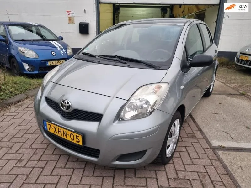 Toyota Yaris (2010) — foto 1