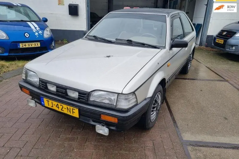 Mazda 323 (1988)