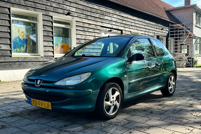 Peugeot 206 (2000)