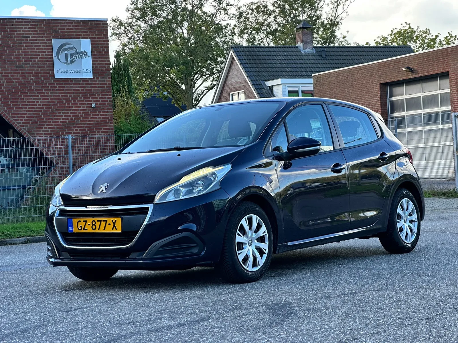 Peugeot 208 (2015) — foto 1