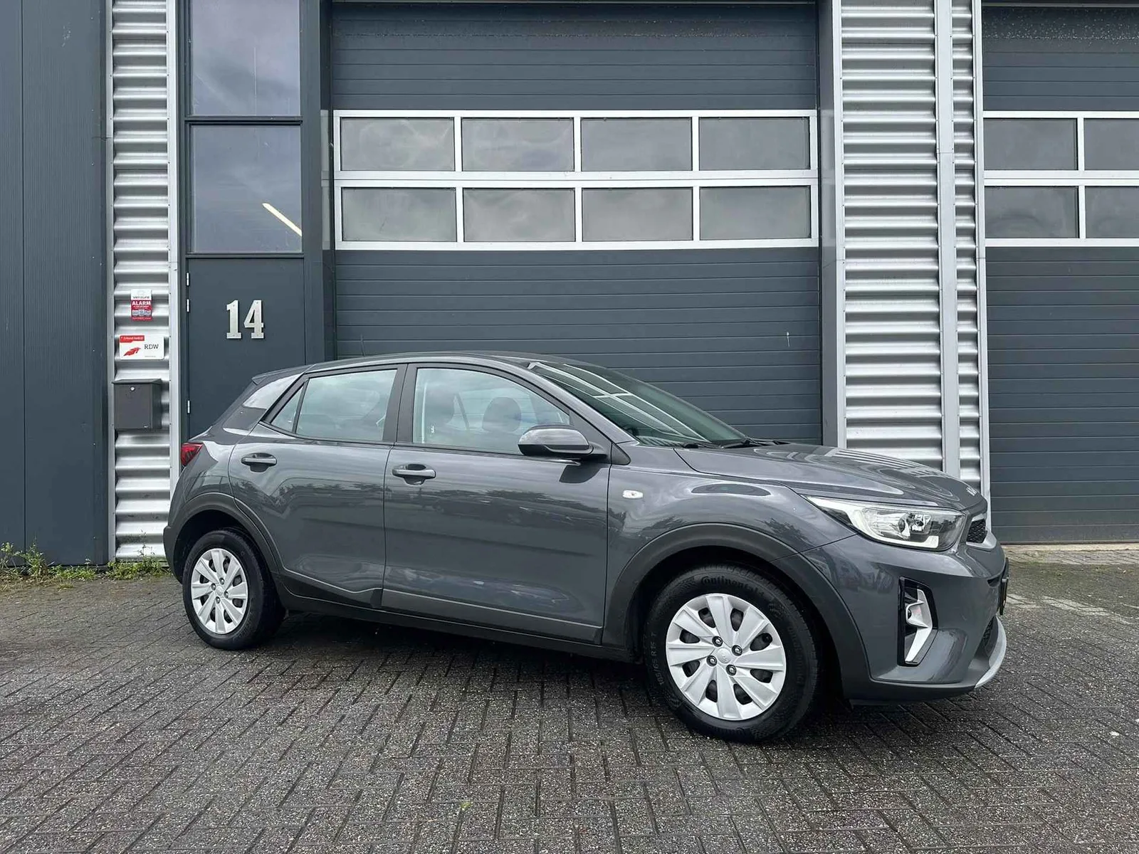Kia Stonic (2021) — foto 1