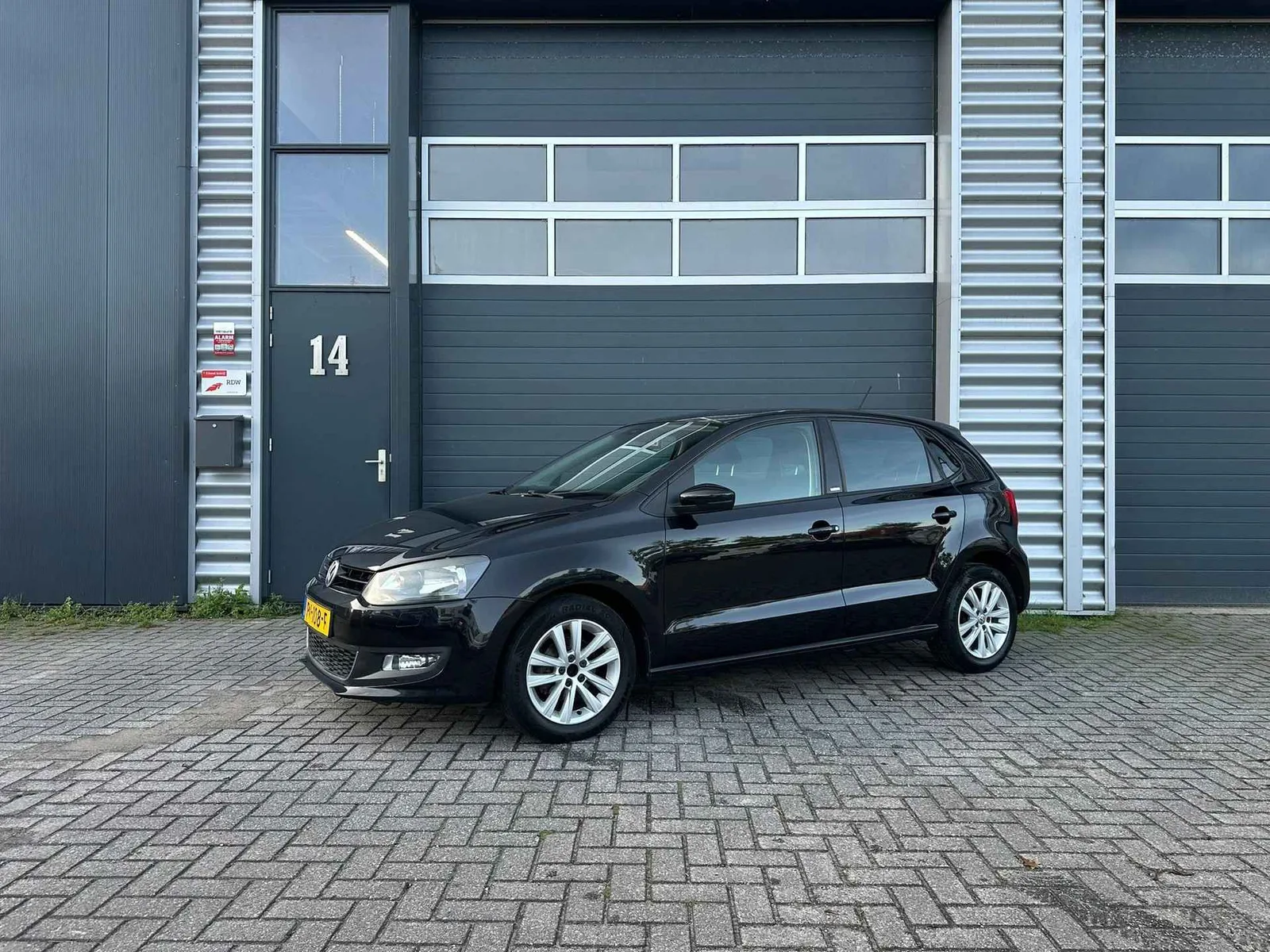 Volkswagen Polo (2011) — foto 1