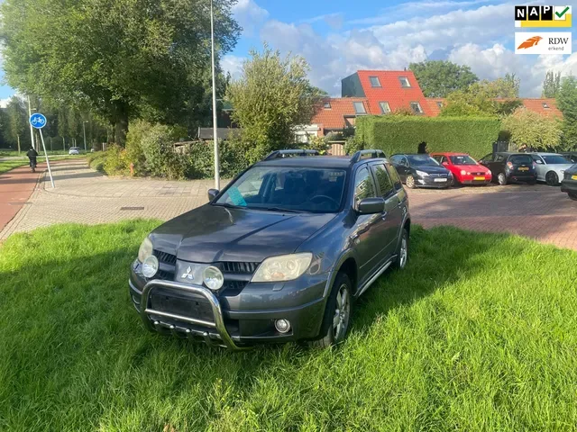 Mitsubishi Outlander (2007) — foto 1
