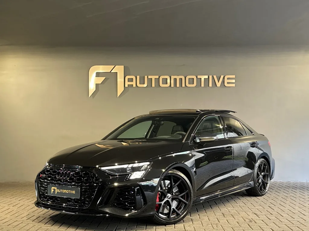 Audi RS3 (2024) — foto 1