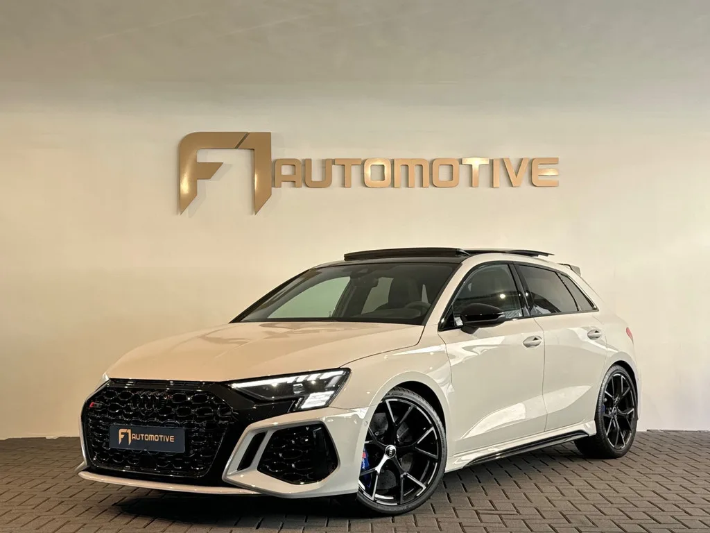 Audi RS3 (2023) — foto 1