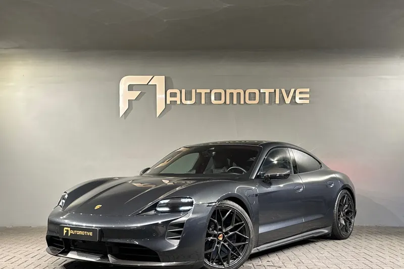 Porsche Taycan (2020)