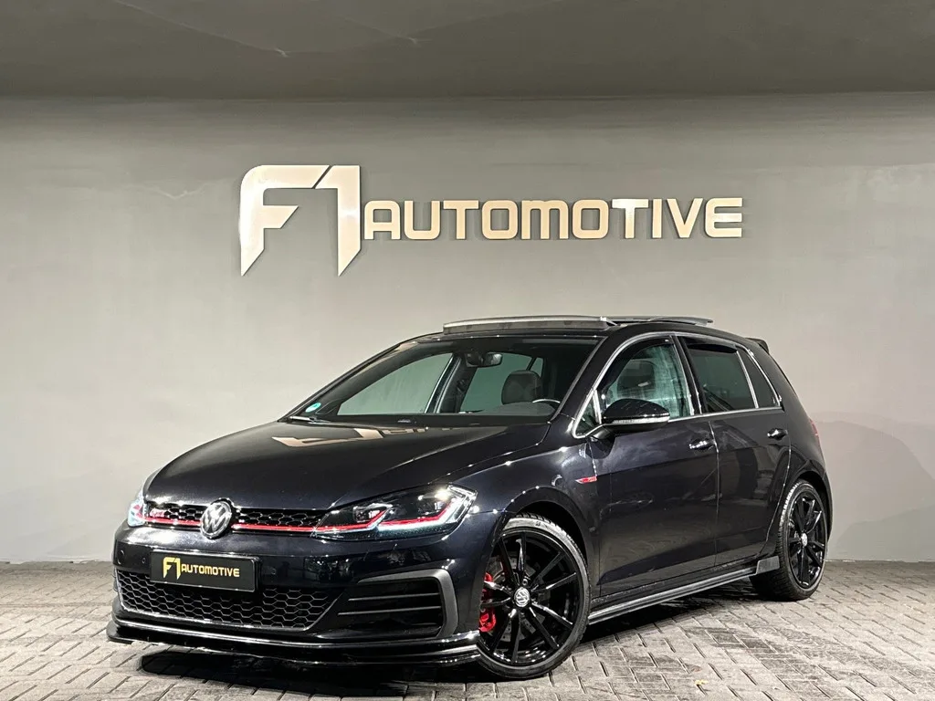 Volkswagen Golf (2019) — foto 1