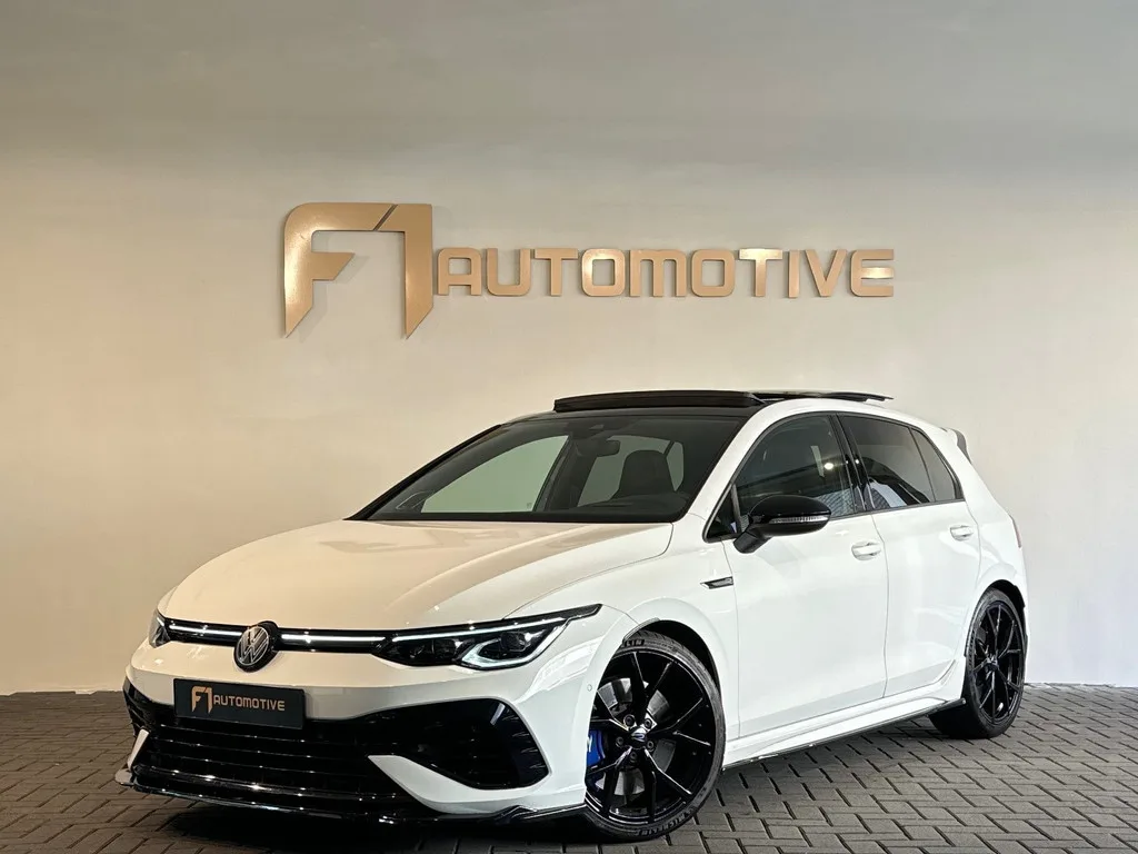 Volkswagen Golf (2021) — foto 1